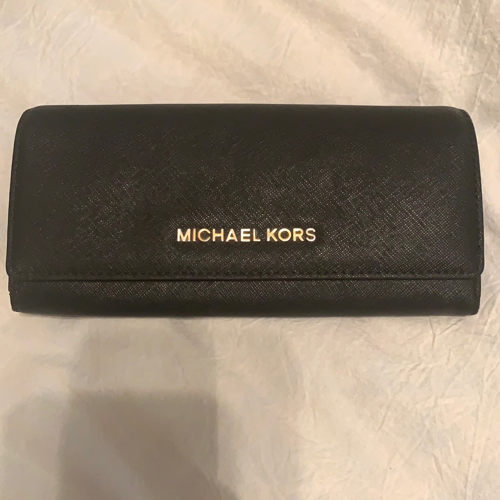 Micheal Kors wallet